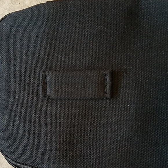 NWT. Embroidered Crossbody Bag & Earrings - Picture 7 of 7